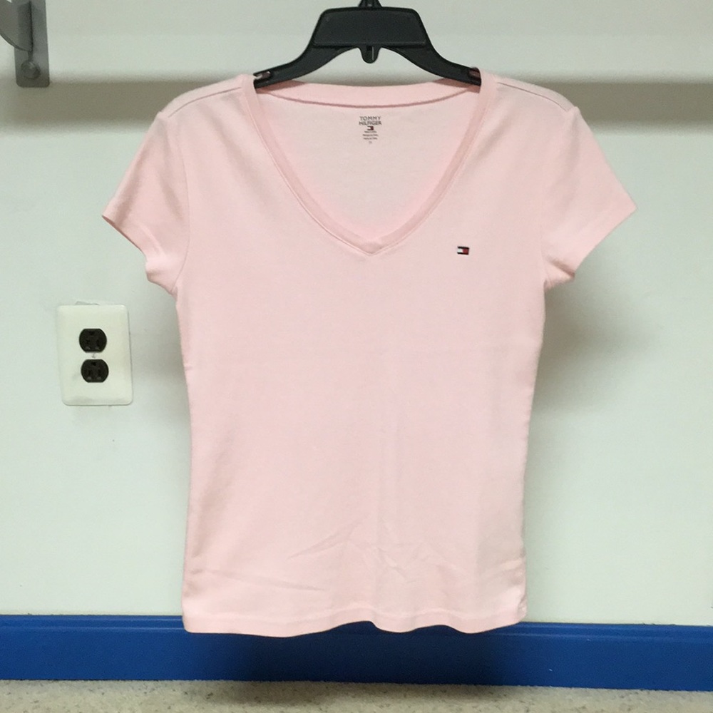 Tommy Hilfiger 100% Cotton V-Neck Tee - size M